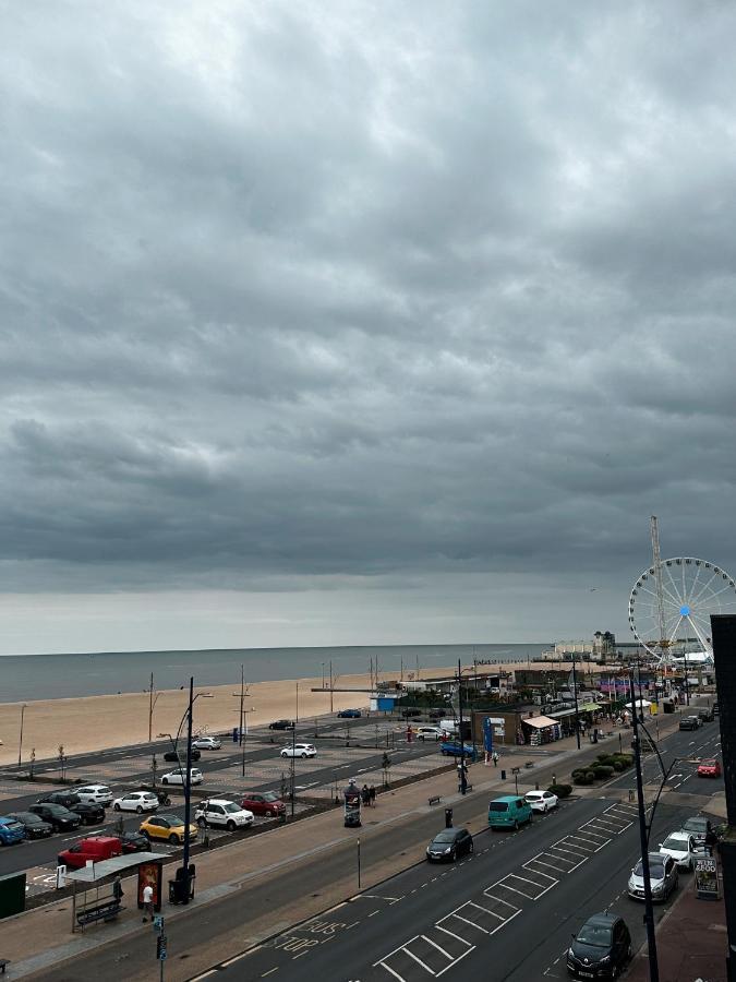 The Atlantis - Tower Apartments Great Yarmouth Exterior photo